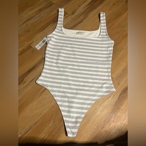 Aritzia Babaton bodysuit